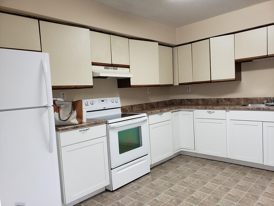 1st image of 357 Fort Worth Ave APT 111