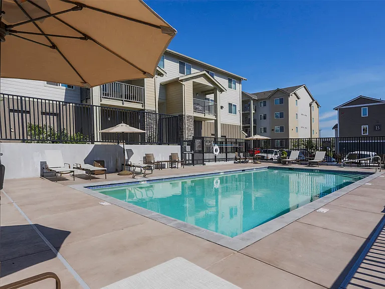 Axis Apartments — Photo 20