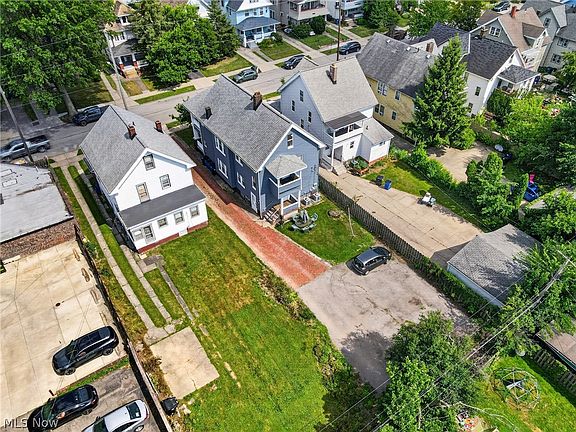 5th image of 2622 E 130th St