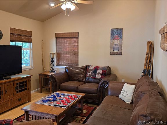4th image of 18880 W Woodhaven Dr