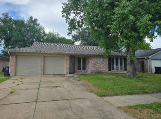 13630 Greenway Dr, Sugar Land, TX 77498