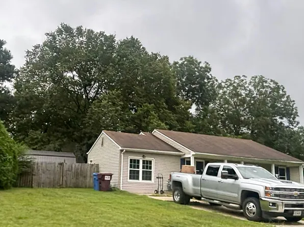 817 Dana Dr, Chesapeake, VA 23321