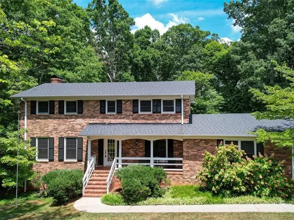 1208 Benton Ln, Reidsville, NC 27320