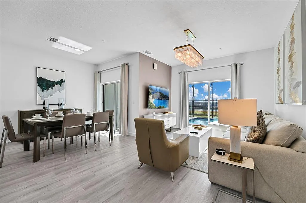 6 bed, 5.0 bath, 2801 sqft, $3,500 — Photo 4
