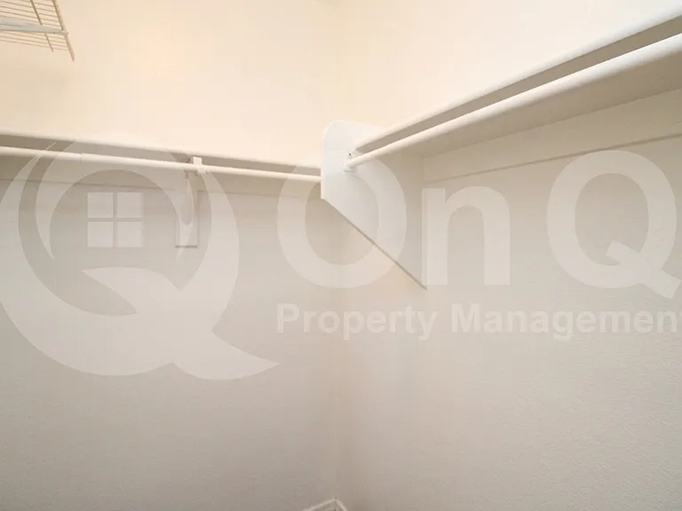 7644 S 64th Ln — Photo 19