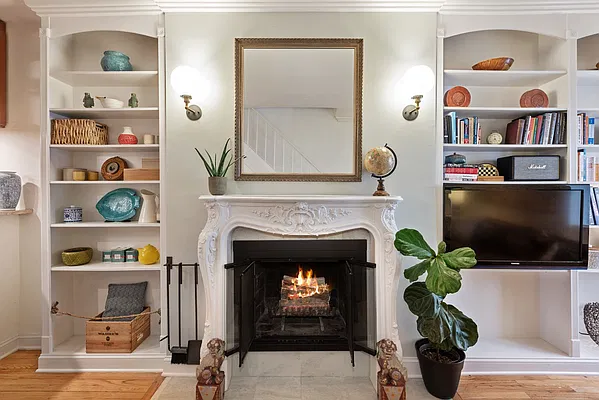 Sold by Compass | media 10