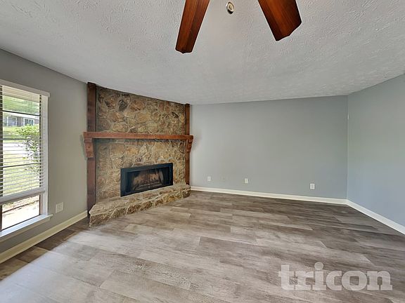 4th image of 1370 High Country Ct