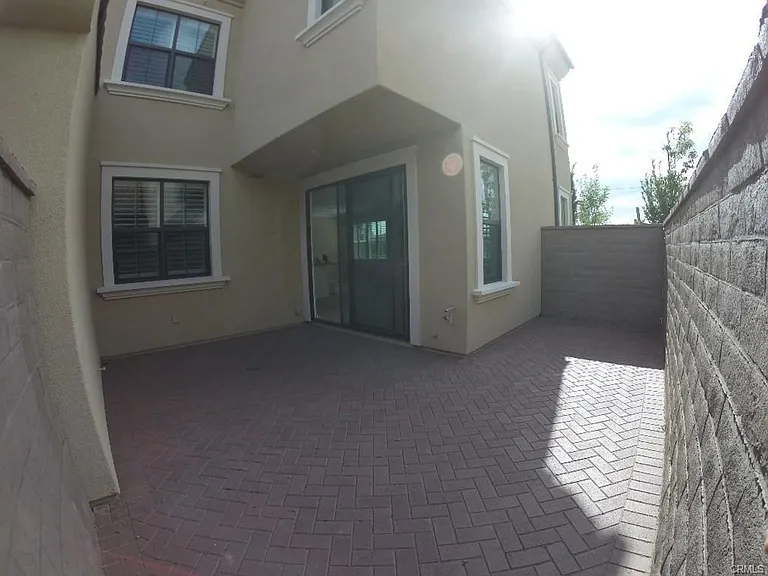 244 Rodeo — Photo 11