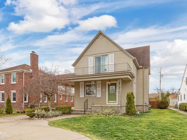 41 Vernier Rd, Grosse Pointe Shores, MI 48236