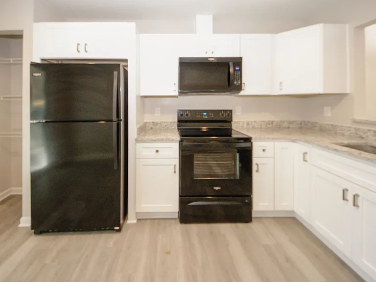 4225 Wingfoot Ct — Photo 8