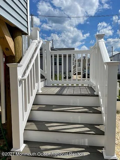 121 W Tide Way — Photo 17