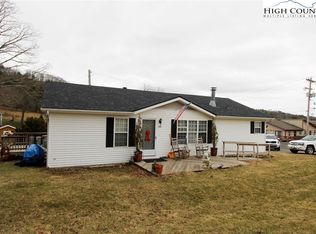 129 Watauga St, Newland, NC 28657
