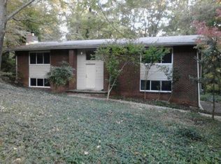 973 W Outer Dr, Oak Ridge, TN 37830