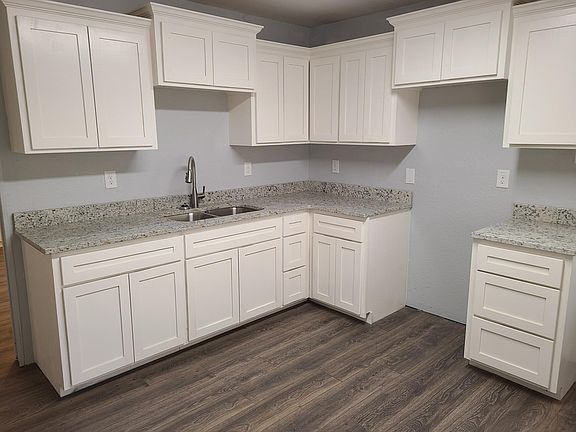 3rd image of 118 Hartford Ave