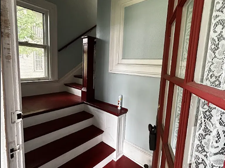 1638 Sanderson Ave — Photo 5