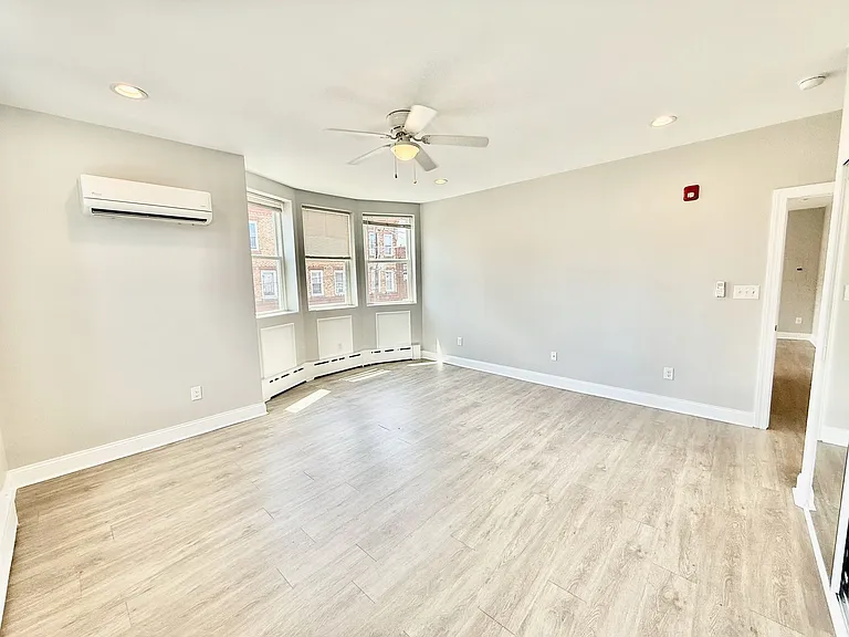 2240 S 11th St — Photo 21