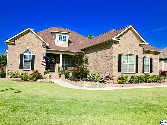3rd image of 124 Forest Bend Dr