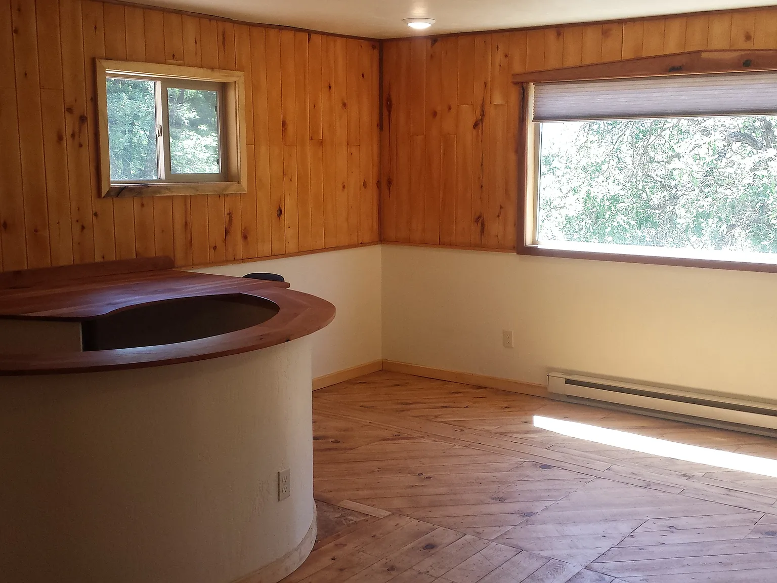 2 bed, 900 sqft, $1,900 — Photo 2