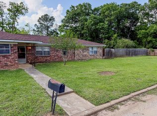 109 Lakeway Dr, Crockett, TX 75835