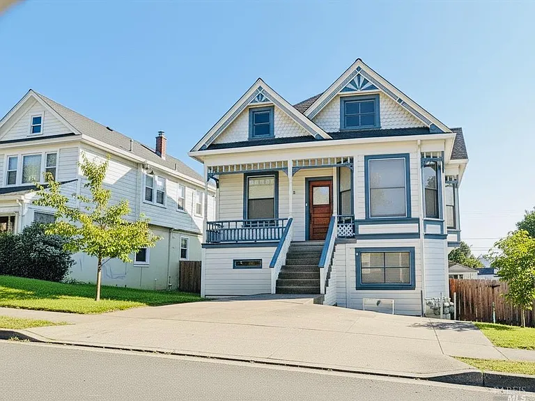 627 Maine St #627A — Photo 1