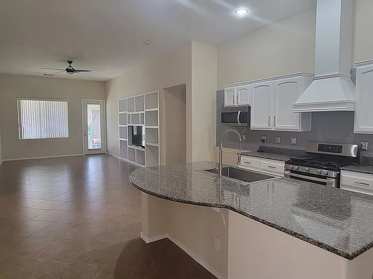 3833 Bowers Hollow Ave — Photo 5
