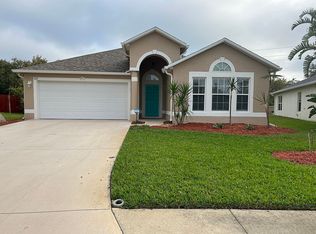 221 King Arthur Ct, Saint Augustine, FL 32086