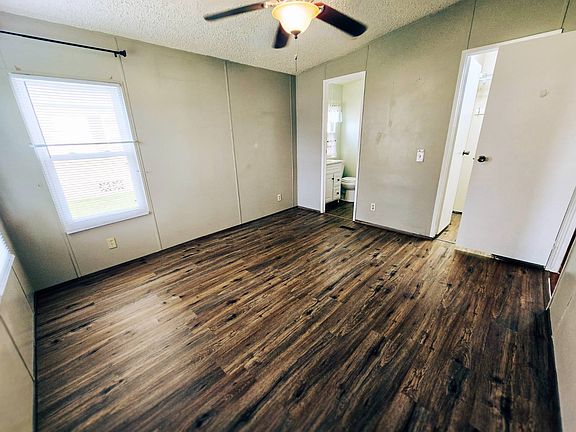 5th image of 194 Oak Tree Blvd