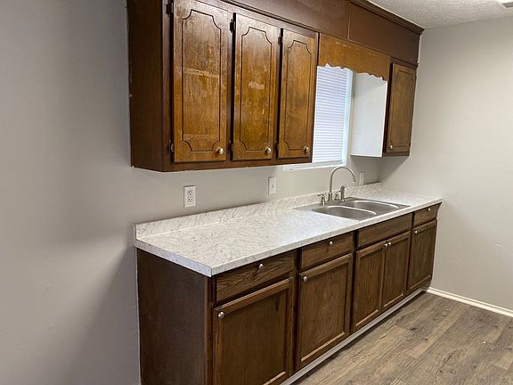 2nd image of 4 Susan Cv