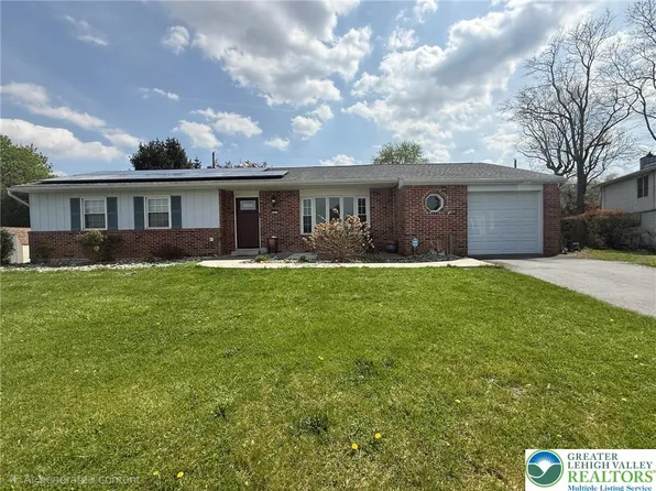 4860 Hemlock St, Allentown, PA 18106