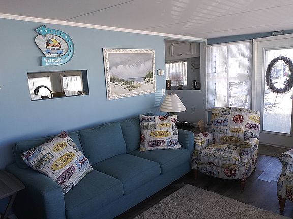 Sunroom/living room-view 3