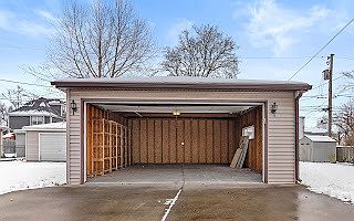 5th image of 4241 Sunnyside Ave