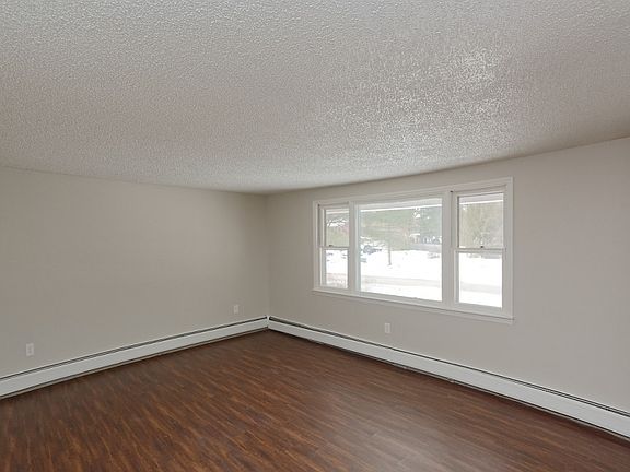 3rd image of 15 Christina Ct