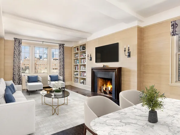 302 West 12th Street image 1 of 7