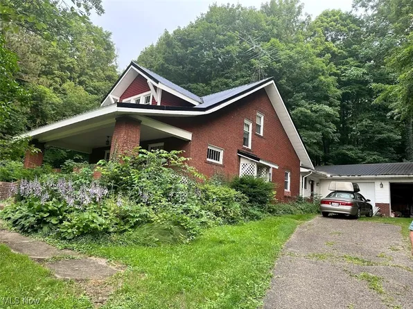 13240 Sandusky Dr SW, Beach City, OH 44608