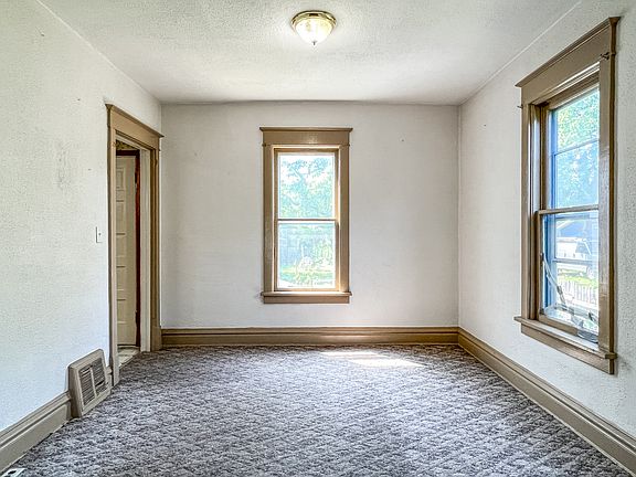 4th image of 1819 Fitch Ave