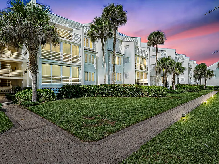 8416 Oceanside Dr #F11 — Photo 48
