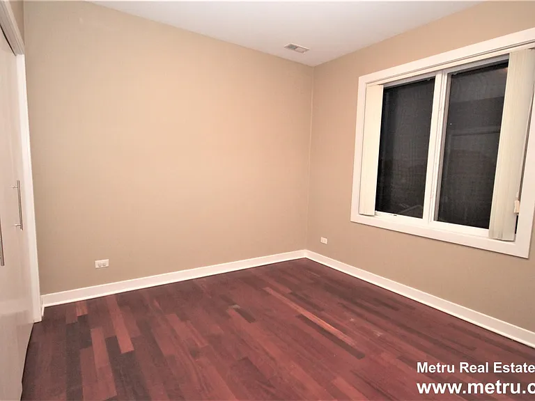 2358 W School St #4W — Photo 12