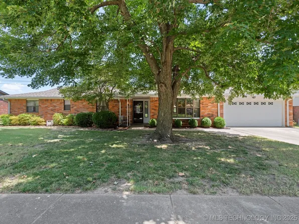 1532 Whitney Ln, Bartlesville, OK 74006