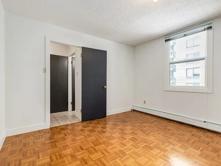 604 14th Ave SW — Photo 10