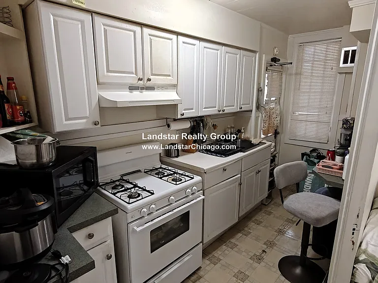1233 Chicago Ave #11 — Photo 15