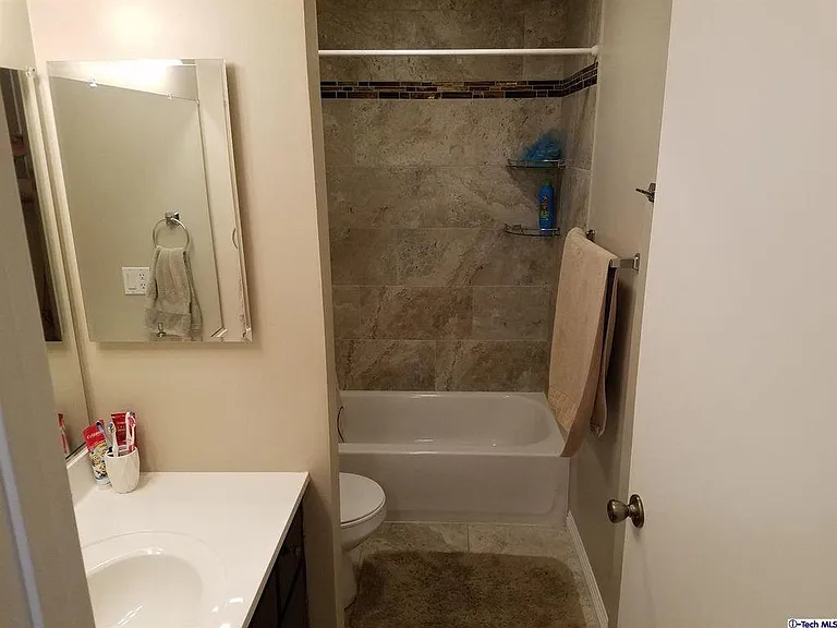 9414 Moonbeam Ave #15 — Photo 9