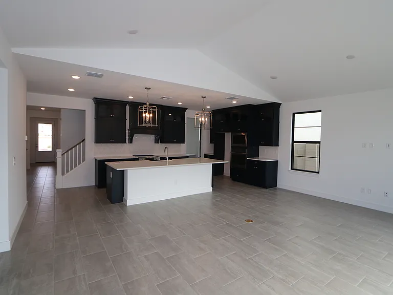 1063 E Zion Way — Photo 7