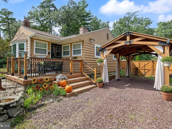 30 Lenape Trl, Medford Lakes, NJ 08055