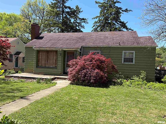 2nd image of 823 Normal Ave