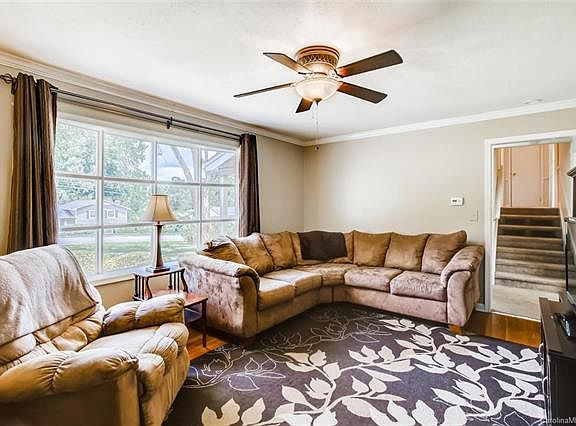 3rd image of 518 Rosemary Ln
