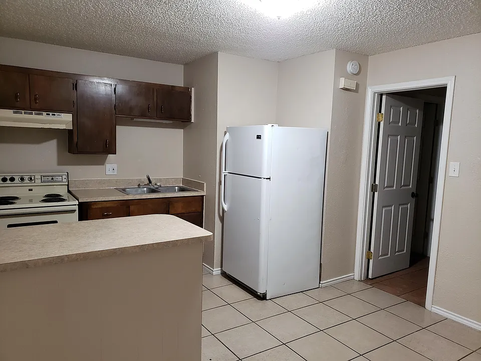 Living / Kitchen