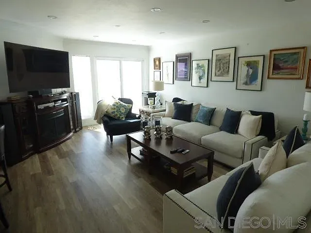 6743 Fashion Hills Blvd — Photo 8