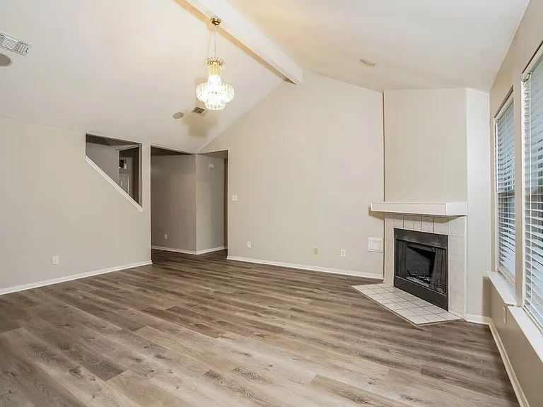 2803 Green Hollow Ct — Photo 6