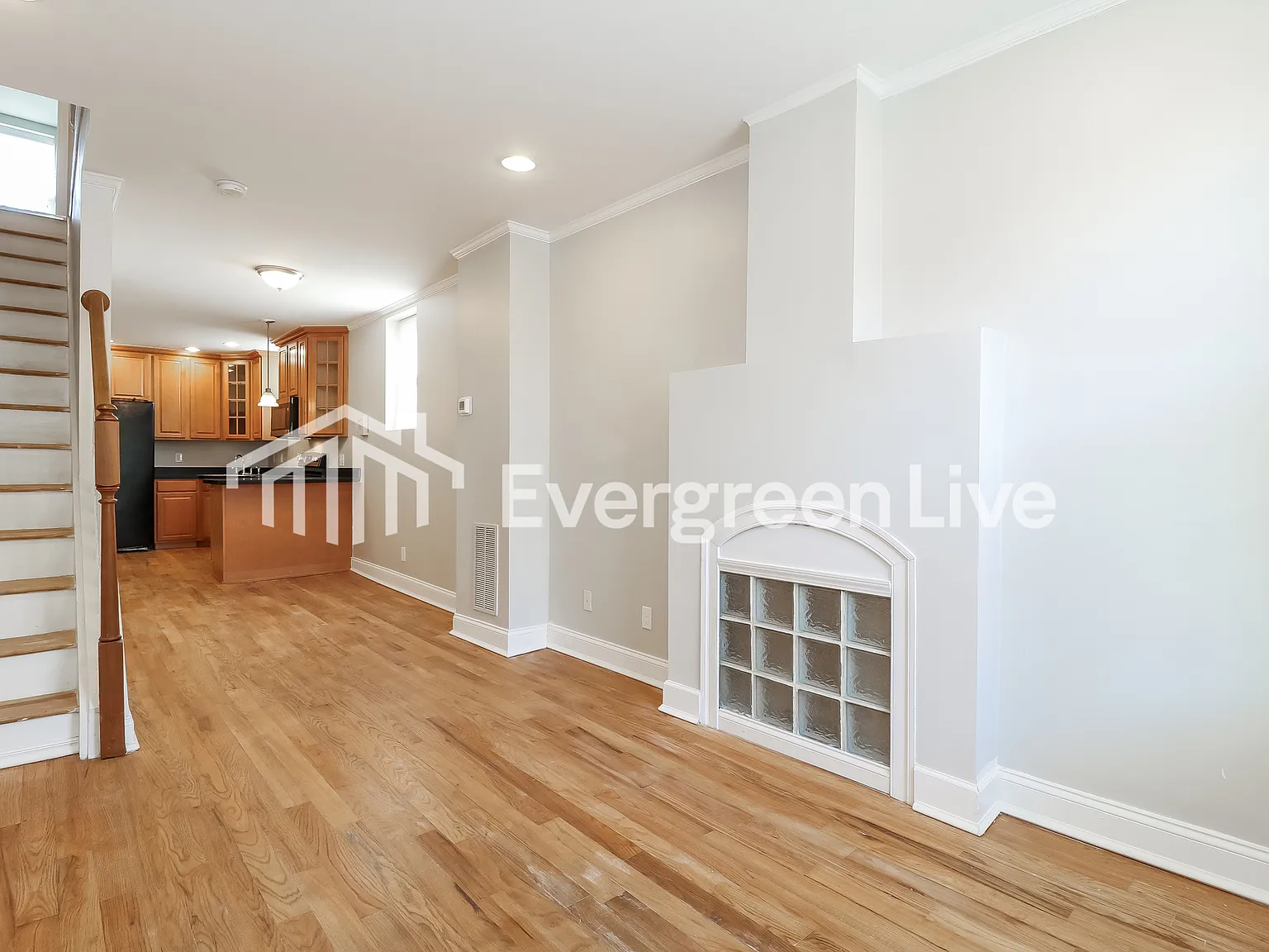 2 bed, 1.5 bath, 1032 sqft, $2,045 — Photo 4