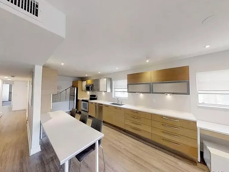 860 Euclid Ave #208 — Photo 15